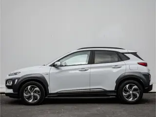 Foto 15 van Hyundai KONA 1.6 GDI HEV Fashion Adapt. cruise/ Carplay/ DAB+/ Camera/ Full map navigatie