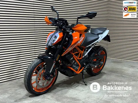 KTM Tour 390 Duke ABS | Akrapovic | Bluetooth | Onderhouden