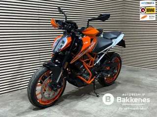 KTM Tour 390 Duke ABS | Akrapovic | Bluetooth | Onderhouden