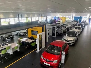 Foto 13 van Renault Austral 1.2 E-Tech full hybrid 200 PK Esprit Alpine | Elektrisch bedienbare stoelen voor | P
