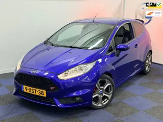 Foto 12 van Ford Fiesta 1.6 ST2 / RECENT DISTRIBUTIE VV / RICARDO STOELEN / DEALER ONDERHOUDEN