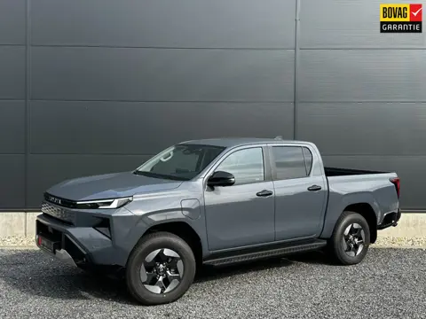 Toyota HiLux Professional Dubbele Cabine BEV Electric | Leder | Clima | Elekt stoel | Trekhaak