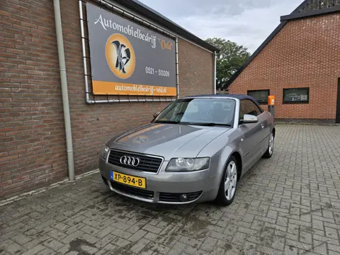 Audi A4 Cabriolet 2.4 V6 (rechtsgestuurd) (bj 2003)