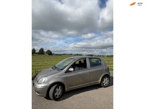Toyota Yaris 1.3 VVT-i Sol/ airco/ facelift/ 5 doors/ bj 2003/ EXPORT