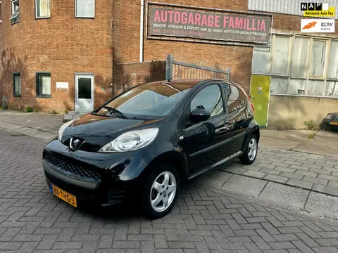 Peugeot 107 1.0-12V Black & Silver