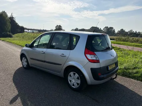 Renault Scénic 1.6-16V Expression Comfort