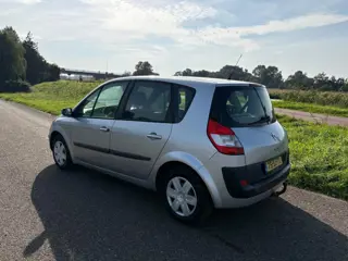 Renault Scénic 1.6-16V Expression Comfort