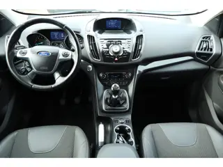 Foto 13 van Ford Kuga 1.6 Titanium, Navi , 1e eig , Camera ,Trekhaak