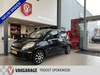 Daihatsu Sirion 2 1.0-12V,5 Deurs,5Zits,Airco,Elektrischpakket,Afneembare Trekhaak,Stuurbekrachting,