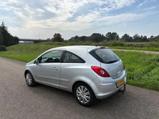 Opel Corsa 1.4-16V Cosmo