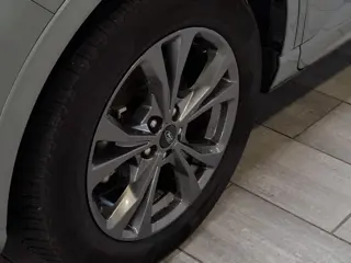 Foto 18 van Ford Kuga 2.5 PHEV ST-Line | Winterpack | Camera | Navi | Clima | Cruise | 4 Seiz. banden | SOH 95,8