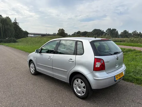 Volkswagen Polo 1.4-16V Highline