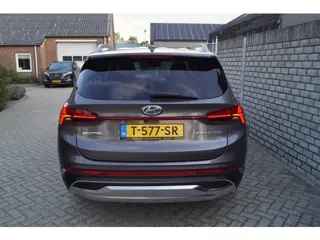 Foto 16 van Hyundai Santa Fe 1.6 T-GDI PHEV Premium Autom Leder Sportst Stoel/Stuur A Bank Verw Navi Camera Clim