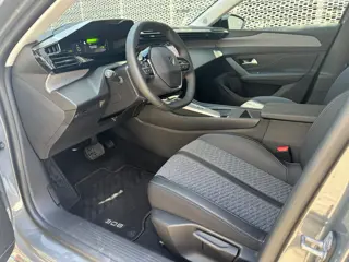 Foto 18 van Peugeot 308 SW 1.2 Hybrid 145 e-DCS6 Allure (bj 2025)