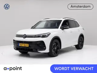 Volkswagen Tiguan 1.5 eHybrid R-Line Edition 204 pk Automaat (DSG) | Verlengde garantie | Navigatie 
