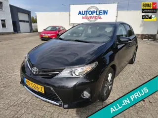 Toyota Auris 1.6 Trend nette in Nederland nieuw geleverde zeer complete auto van tweede eigenaar!