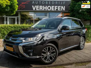 Mitsubishi Outlander 2.0 PHEV Pure - APPLE CARPLAY - PARKEER CAMERA - TREKHAAK - CRUISE / CLIMATE CO