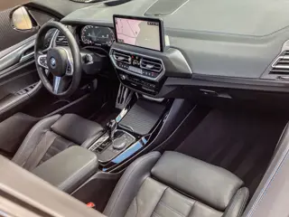 Foto 18 van BMW X3 xDrive30e 292PK High Executive M-Sport | M-SPORT KUIPSTOELEN | HEAD-UP | PANO | HARMAN KARDON