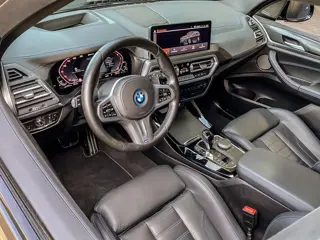 Foto 18 van BMW X3 xDrive30e 292PK High Executive M-Sport | M-SPORT KUIPSTOELEN | HEAD-UP | PANO | HARMAN KARDON