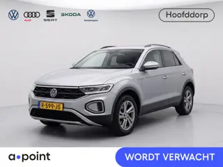 Volkswagen T-Roc 1.5 TSI Life 75 Edition 150 pk Automaat | Navigatie | Trekhaak | Parkeersensoren (P