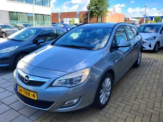 Foto 19 van Opel Astra Sports Tourer 1.4 Turbo Selection / Airco / Trekhaak / Cruise Control /