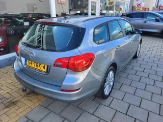 Foto 16 van Opel Astra Sports Tourer 1.4 Turbo Selection / Airco / Trekhaak / Cruise Control /