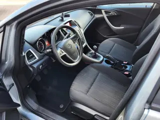 Foto 15 van Opel Astra Sports Tourer 1.4 Turbo Selection / Airco / Trekhaak / Cruise Control /
