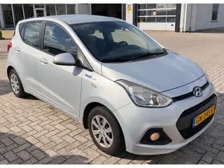 Foto 14 van Hyundai I10 1.0i i-Motion Comfort CRUISE CONTROL | TREKHAAK