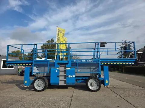 Genie GS-3390 4X4 werkhoogte 12.06m. diesel (bj 2014)