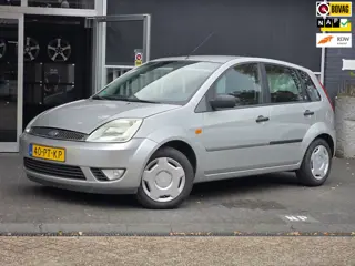 Ford Fiesta 1.4-16V Ghia / PDC / AIRCO