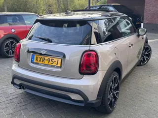 Foto 4 van MINI MINI COOPER / PANO/ LED / HEADUP / 18INCH  / BTW AUTO