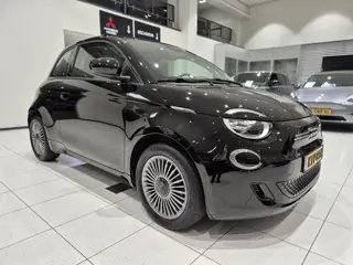 Foto 15 van Fiat 500 Icon 42 kWh | Stoelverwarming | Bluetooth | Camera | Apple CarPlay / Android Auto |
