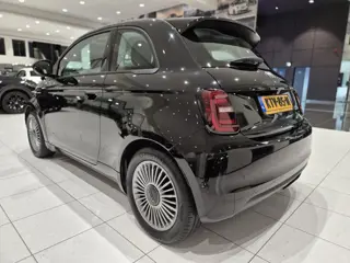 Foto 16 van Fiat 500 Icon 42 kWh | Stoelverwarming | Bluetooth | Camera | Apple CarPlay / Android Auto |