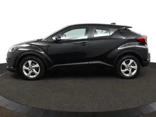Foto 19 van Toyota C-HR 1.2 Dynamic | 1.300kg trekgewicht! | Camera | Keyless Start | Electrisch inklapbare buit