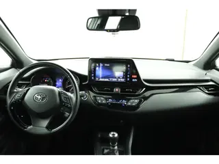 Foto 18 van Toyota C-HR 1.2 Dynamic | 1.300kg trekgewicht! | Camera | Keyless Start | Electrisch inklapbare buit