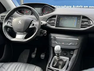 Foto 15 van Peugeot 308 SW 1.5 BlueHDi Executive|Distributie vv in 2026|2e Eigenaar|Trekhaak|Leder|Pano|CarPlay|