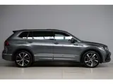 Foto 21 van Volkswagen Tiguan Allspace 1.5 TSI R-Line 7p | panoramadak | head-up | harmankardon | elek. trekhaak