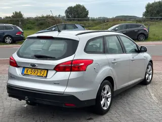 Foto 13 van Ford Focus Wagon 1.0 Titanium Edition nette auto !