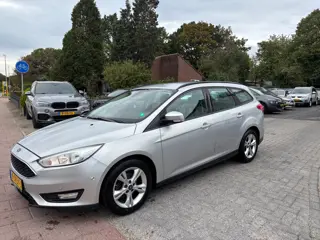 Foto 14 van Ford Focus Wagon 1.0 Titanium Edition nette auto !