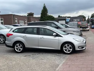 Foto 17 van Ford Focus Wagon 1.0 Titanium Edition nette auto !
