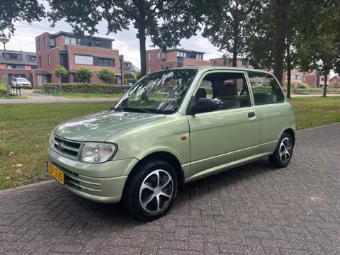 Daihatsu Cuore 1.0-12V XTi (bj 1999)