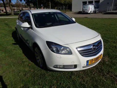 OPEL INSIGNIA 17-4-2027  a p k 