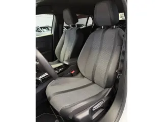 Foto 18 van Peugeot 2008 1.2 PureTech 130 Allure CarPlay