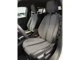 Foto 28 van Peugeot 2008 1.2 PureTech 130 Allure CarPlay