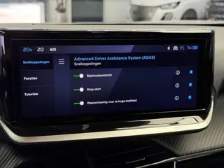 Foto 14 van Peugeot 2008 1.2 PureTech 130 Allure CarPlay