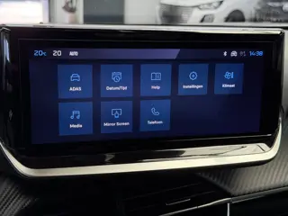 Foto 13 van Peugeot 2008 1.2 PureTech 130 Allure CarPlay
