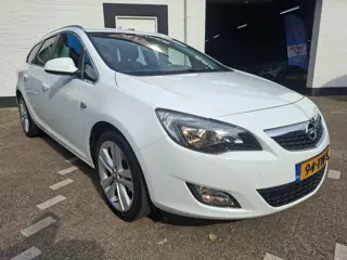 Foto 20 van Opel Astra Sports Tourer 1.4 Turbo Sport /Nieuwe apk bij aflevering/Navigatie/Trekhaak/parrot