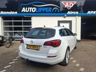 Foto 17 van Opel Astra Sports Tourer 1.4 Turbo Sport /Nieuwe apk bij aflevering/Navigatie/Trekhaak/parrot