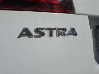 Foto 19 van Opel Astra Sports Tourer 1.4 Turbo Sport /Nieuwe apk bij aflevering/Navigatie/Trekhaak/parrot