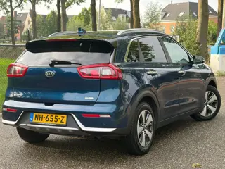 Foto 17 van Kia Niro 1.6 GDi Hybrid ExecutiveLine /Carplay/Navi/Camera/Stoelverwarming/
